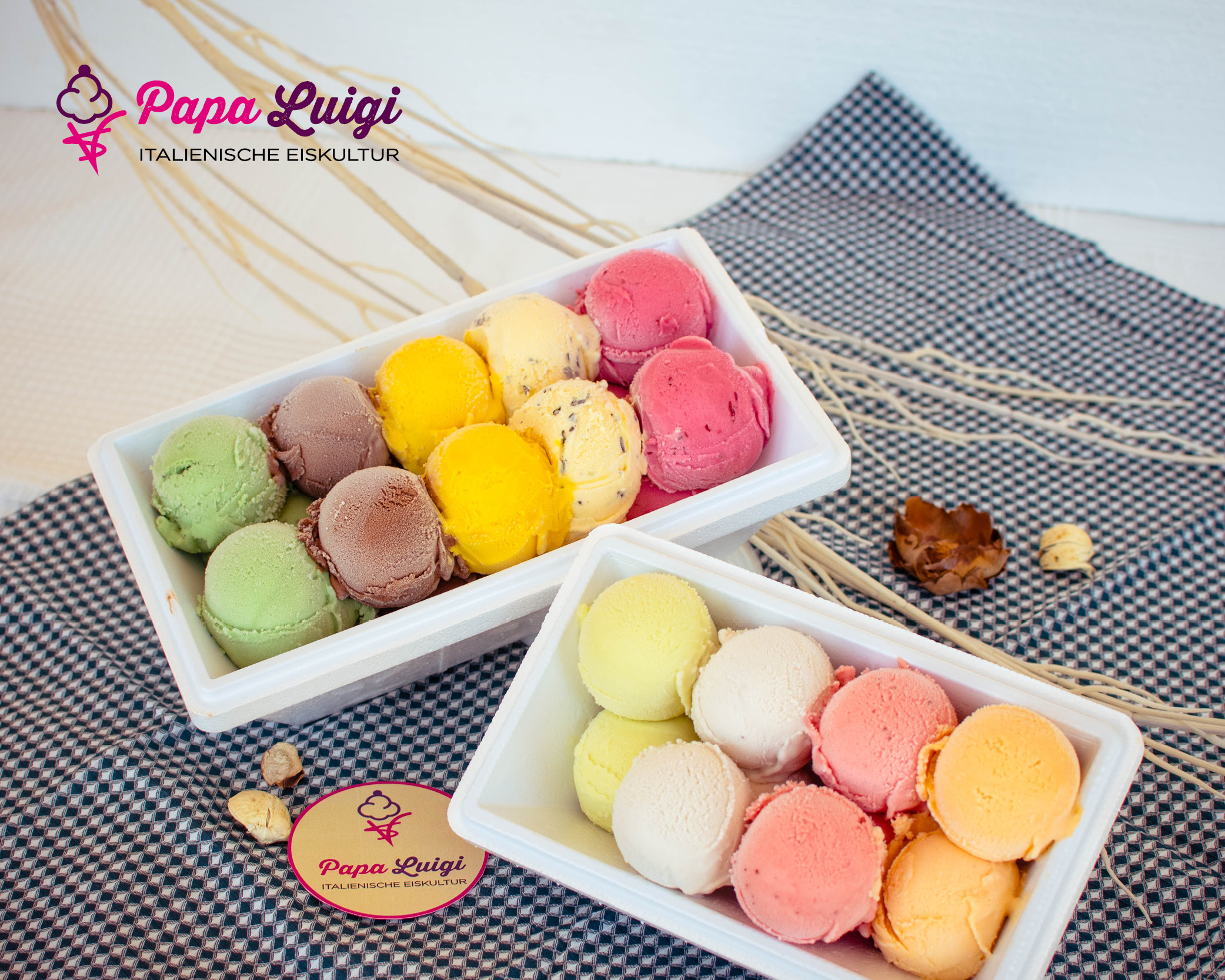 Papa Luigi Eis  Produkt-Beispiele Eisboxen 10 und 20 Kugeln