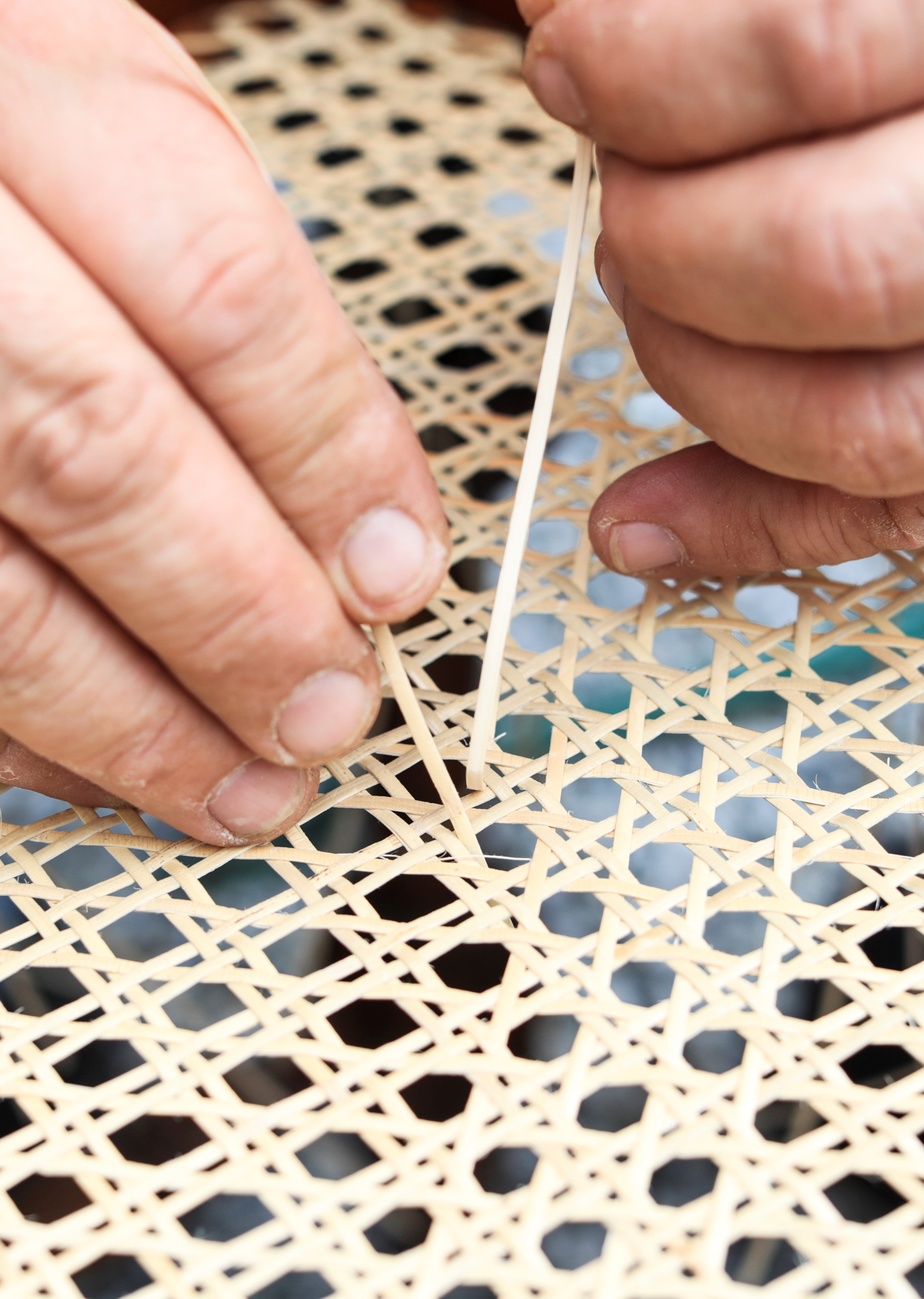 Kloster-Schul-Werkstätten Schönbach Produkt-Beispiele Restuarierung von Thonetstühlen