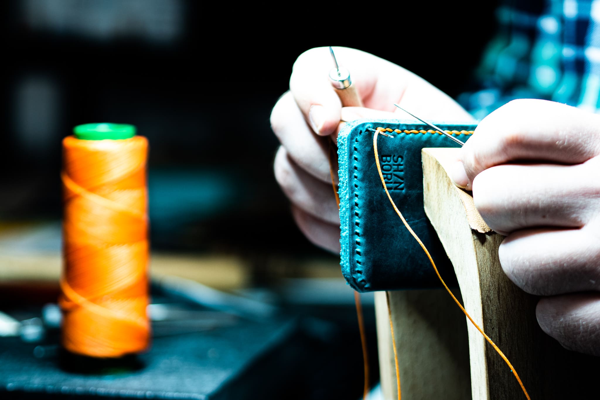 Händler - Wiener Neustadt - Handgenähte Qualität aus Österreich und Premium Leder Taschen, Geldbörsen, Gürtel und Accessoires im Online Shop www.shinboru.com - Lederatelier.at Ledermanufaktur