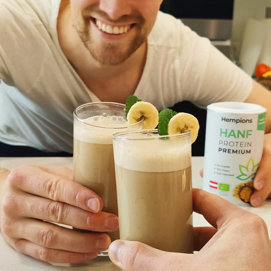 Unternehmen: Mit dem Hanf Protein Premium lassen sich lecker nussige Shakes mit besonders viel Eiweiß und Mineralstoffen zaubern - Hempions