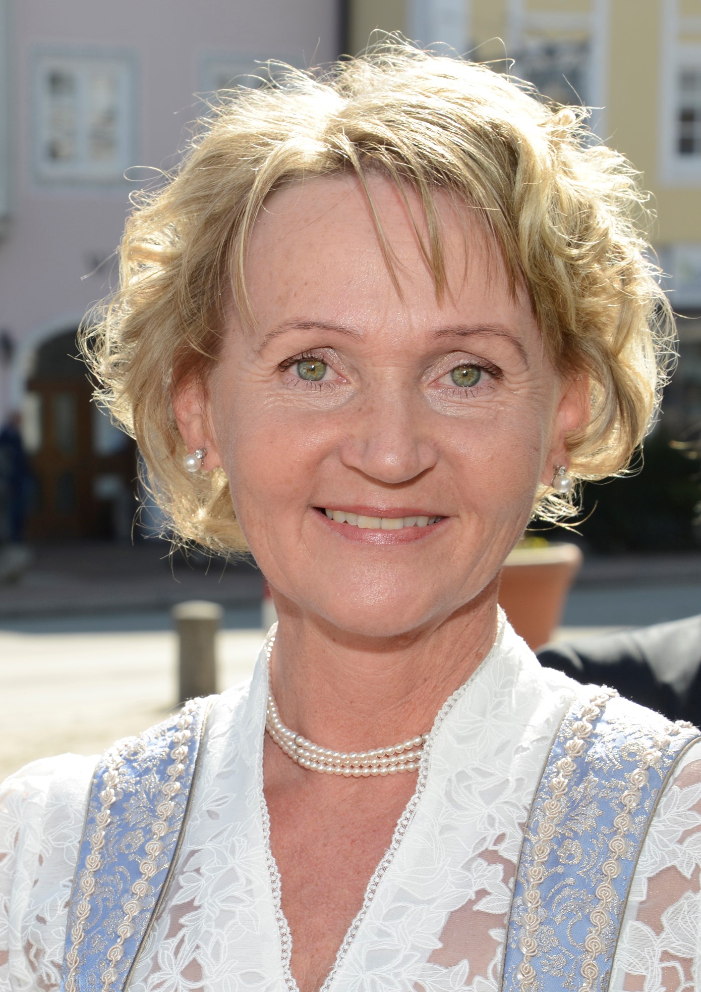 Händler - Salzburg - Renate Blankart
dieMeisterschneiderin
 - Die Meisterschneiderin, Meisterwerkstatt für Maß- und Änderungsschneiderei