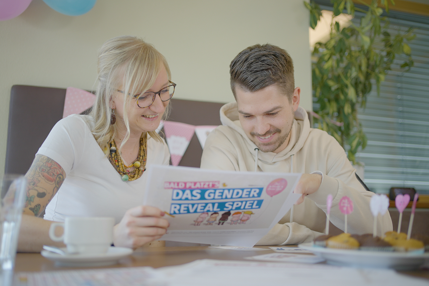 Händler - Steiermark - Erwachsene spielen Gender Reveal Spiel - Playcific