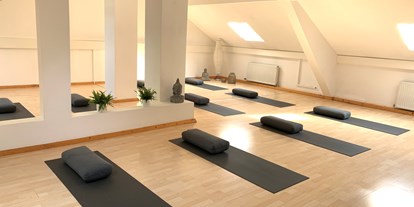 Händler - Art des Unternehmens: Fitnessstudio - PLZ 1160 (Österreich) - Yogagalerie