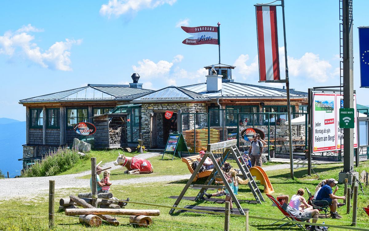 Händler - Katschberghöhe - Panorama Alm – das Panoramarestaurant mit Ausblick auf die Berge - Auszeit-XL Urlaub Mauterndorf