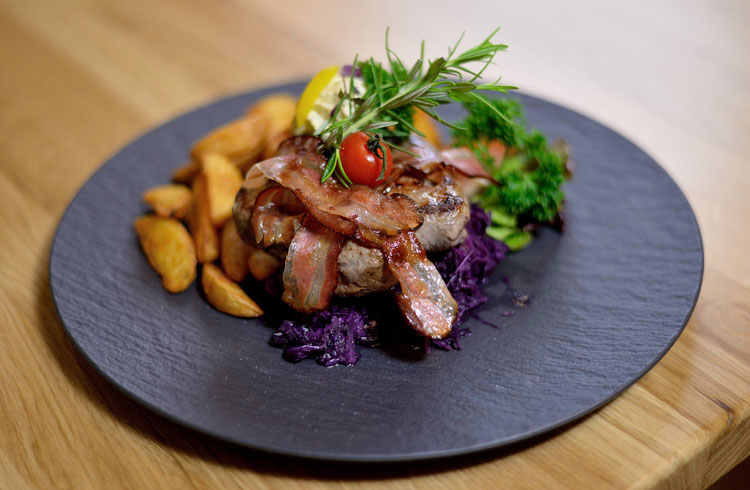 Betrieb: Schmankerln aus der Region - Bike & Snow Hotel-Restaurant Lederer