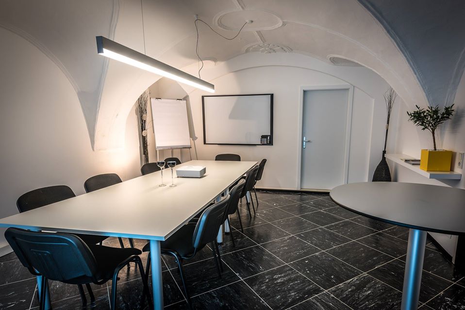 Händler - Zahlungsmöglichkeiten: Kreditkarte - Österreich - Schulungsraum - proTECH - professionelle Technologien GmbH