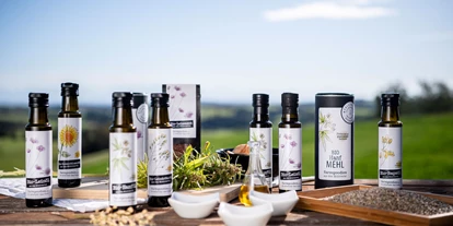 Händler - PLZ 4070 (Österreich) - farmgoodies steht für Produkte direkt vom Bauernhof. Angeboten werden derzeit hochwertige Bio-Speiseöle wie Leinöl, Hanföl, Leindotteröl, Sonneblumenöl, Mohnöl und Rapsöl sowie Leinsamen, Hanfsamen und Blaumohn, sowie Bio-Senfe.
Das besondere an farmgoodies sind die Menschen hinter den Produkten, die bei farmgoodies wieder Gesichter bekommen. Keine anonymen Zukäufe. Nur persönlich bekannte Bauern liefern höchste Qualität der Rohware. Die gesamte Wertschöpfung bleibt in der Region. 
Mehr dazu auf unserer Website - farmgoodies