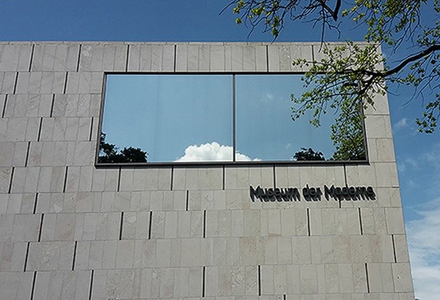 Unternehmen: Museum der Moderne: Sonnenschutzfolie - Agentur West - Manfred Salfinger