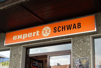 Unternehmen: Expert Schwab: Leuchtkasten - Agentur West - Manfred Salfinger