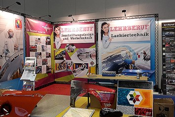 Unternehmen: Lehrberuf Beschriftungsdesign- und Werbetechniker, Ausstellung auf Berufsinformationsmesse in Salzburg - Agentur West - Manfred Salfinger