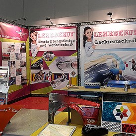 Unternehmen: Lehrberuf Beschriftungsdesign- und Werbetechniker, Ausstellung auf Berufsinformationsmesse in Salzburg - Agentur West - Manfred Salfinger