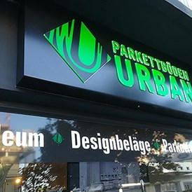 Unternehmen: Parkettböden Urban: Leuchtkasten - Agentur West - Manfred Salfinger
