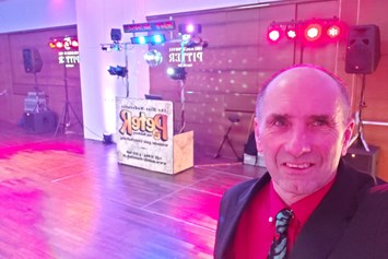 Betrieb: Weihnachtsfeier im Event Center im Hotel Pitter in Salzburg - Peter´s Mobile Discothek / Disc-Moderator Peter Rebhan aus Salzburg