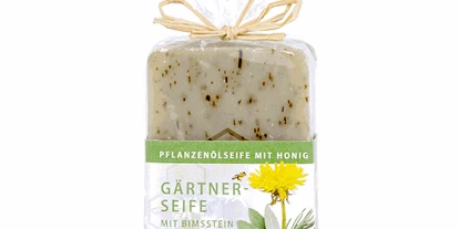 Händler - Drogerie und Kosmetik: Körperpflege - PLZ 6263 (Österreich) - Honigseife mit Kräuter 100g von Ferdi’s Imkerei