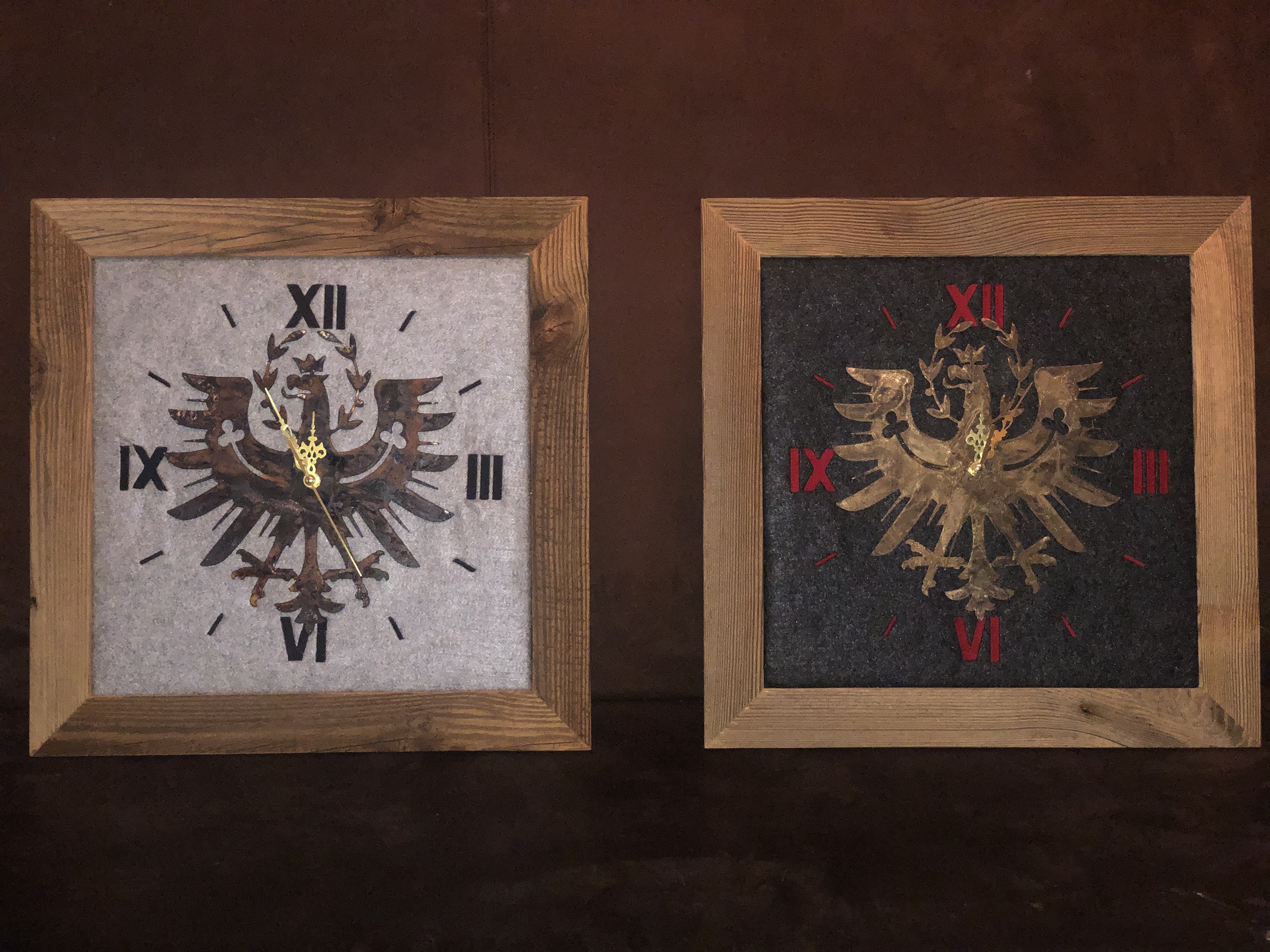 Nicole Pfurtscheller  Produkt-Beispiele Altholz mit Filz und Metall