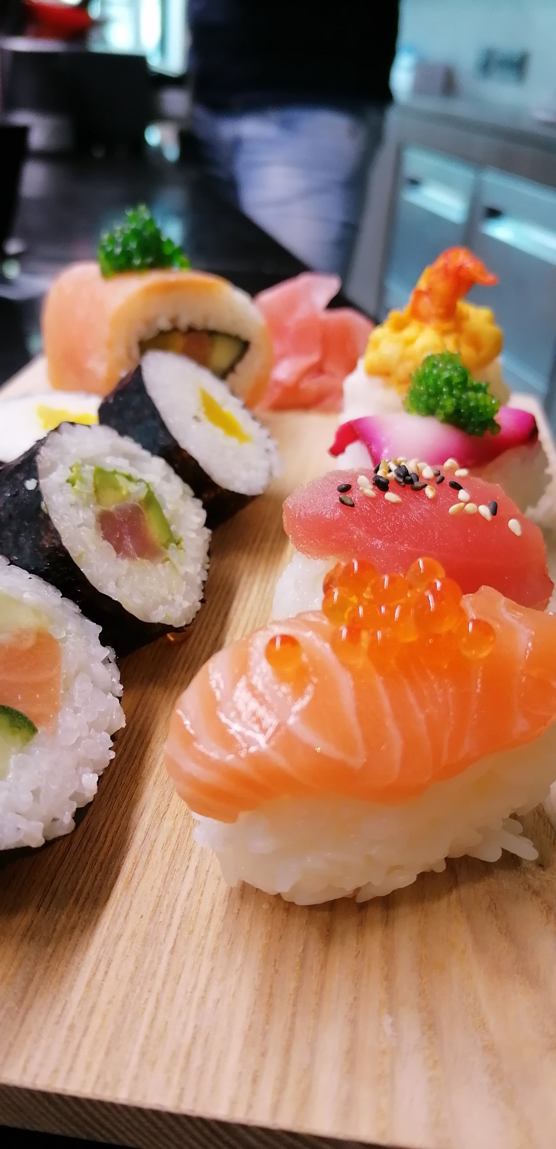 Unternehmen: Jeden 1. Mittwoch im Monat gibt es unser Hausgemachtes Sushi - Grüll GmbH 