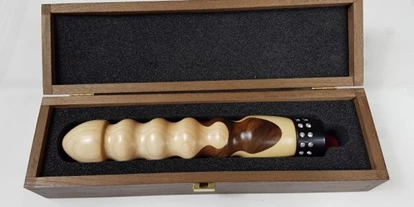 Händler - Traun (Traun) - Holzvibrator Vinzenz aus Ahorn- und Nussholz