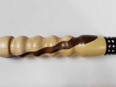 Artikel: Holzvibrator Vinzenz aus Ahorn- und Nussholz