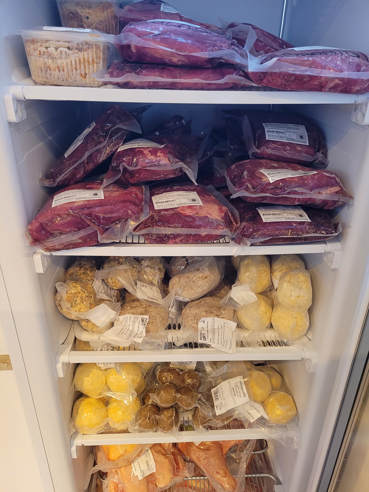 Bauerngreißlerei Obersdorf Produkt-Beispiele Regionales Fleisch TK