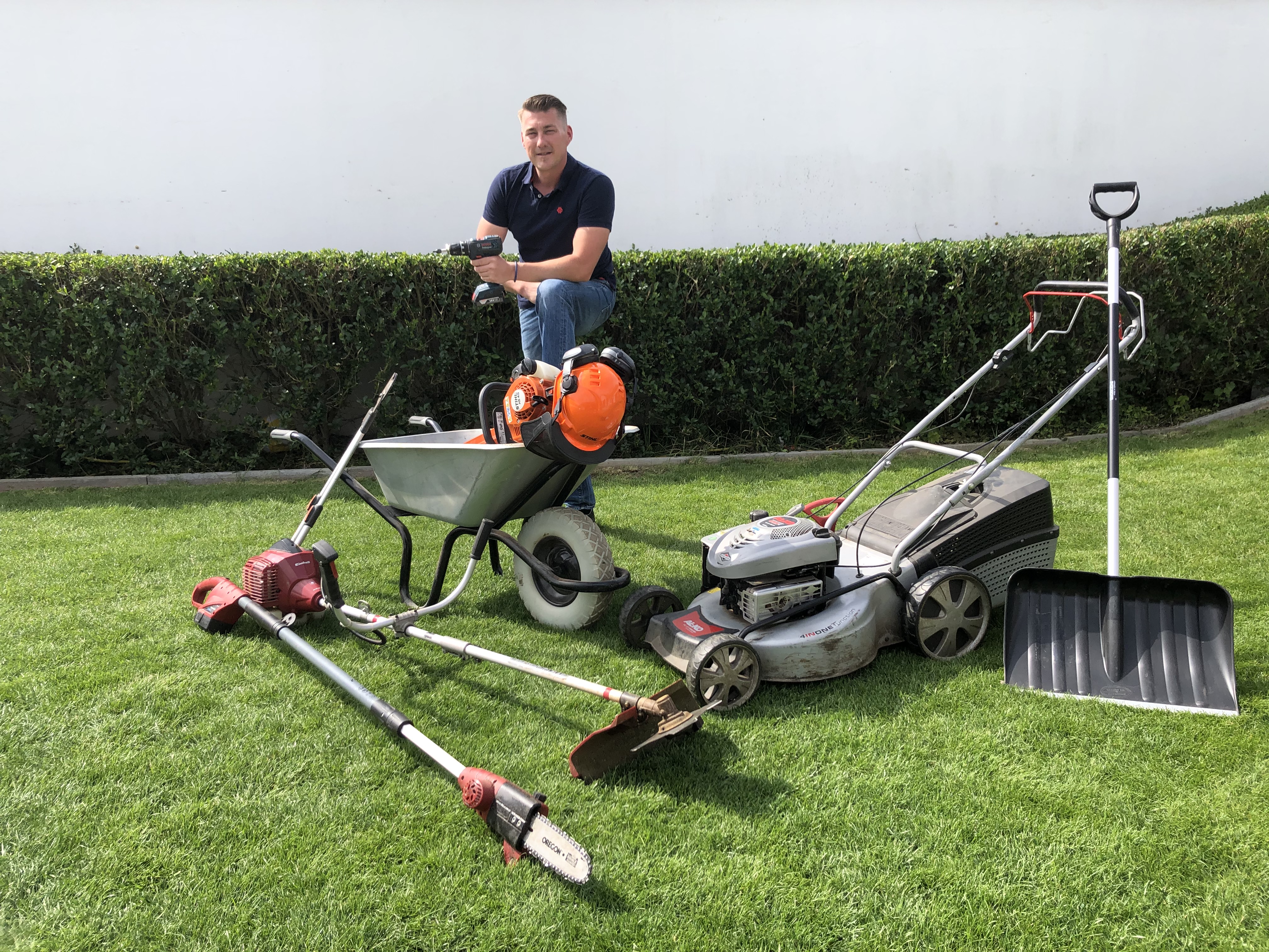 Händler - Niederösterreich - 
Betreuung von Grünflächen und großen Arealen

Die Betreuung von größeren Arealen mit viel Grünfläche stellt Firmeninhaber oft vor ungeliebte Herausforderungen, da oft das notwendige Equipment nicht vorhanden ist und sich eine Anschaffung nicht auszahlt. Oft fehlt es auch an Zeit, dies trifft vor allem auch auf Privatbesitzer von Häusern mit größeren Gärten zu. Nach einem langen Arbeitstag fehlt einfach oft die Lust sich noch im Garten zu betätigen. Trotzdem sollte dieser aber gepflegt sein. Da kommen wir ins Spiel. Wir betreuen jedes Objekt, als wäre es unser eigenes Hab und Gut, denn nur ein zufriedener und glücklicher Kunde ist ein langjähriger Kunde.
 - Wirth & Koll e.U.