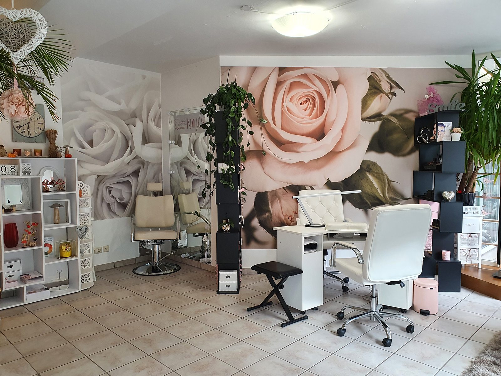 Händler - bevorzugter Kontakt: per WhatsApp - Unser Studio - Sissi Nails Nagelstudio