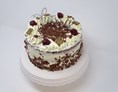 Unternehmen: Schwarzwälder-Kirsch-Torte klein (6 Portionen EUR 19,00)
Topfen-Joghurt-Torte klein 
Nuss-Nougat-Torte klein
Joghurt-Sahne-Torte klein - Zuckerpuppe - Süsses von Nela 