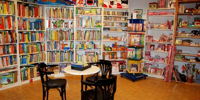 Händler - PLZ 5161 (Österreich) - SPIELZEUGSCHACHTEL