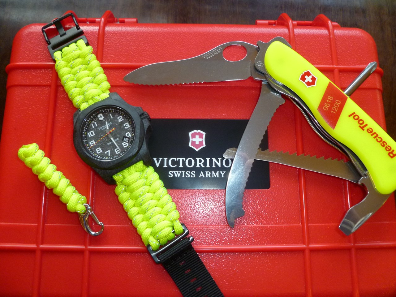 Dostal Die Uhrmacher Produkt-Beispiele Armbanduhren, Taschenmesser