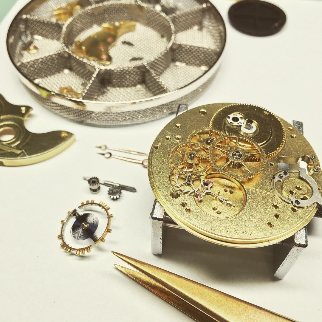 Dostal Die Uhrmacher Produkt-Beispiele Werkstatt für Groß- und Kleinuhren