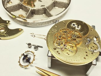 Dostal Die Uhrmacher Produkt-Beispiele Werkstatt für Groß- und Kleinuhren