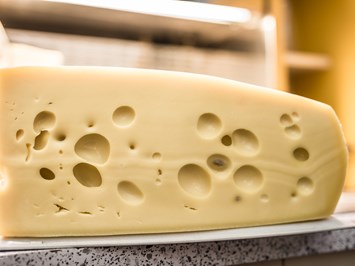 Delikatessen Nussbaumer Produkt-Beispiele Käse