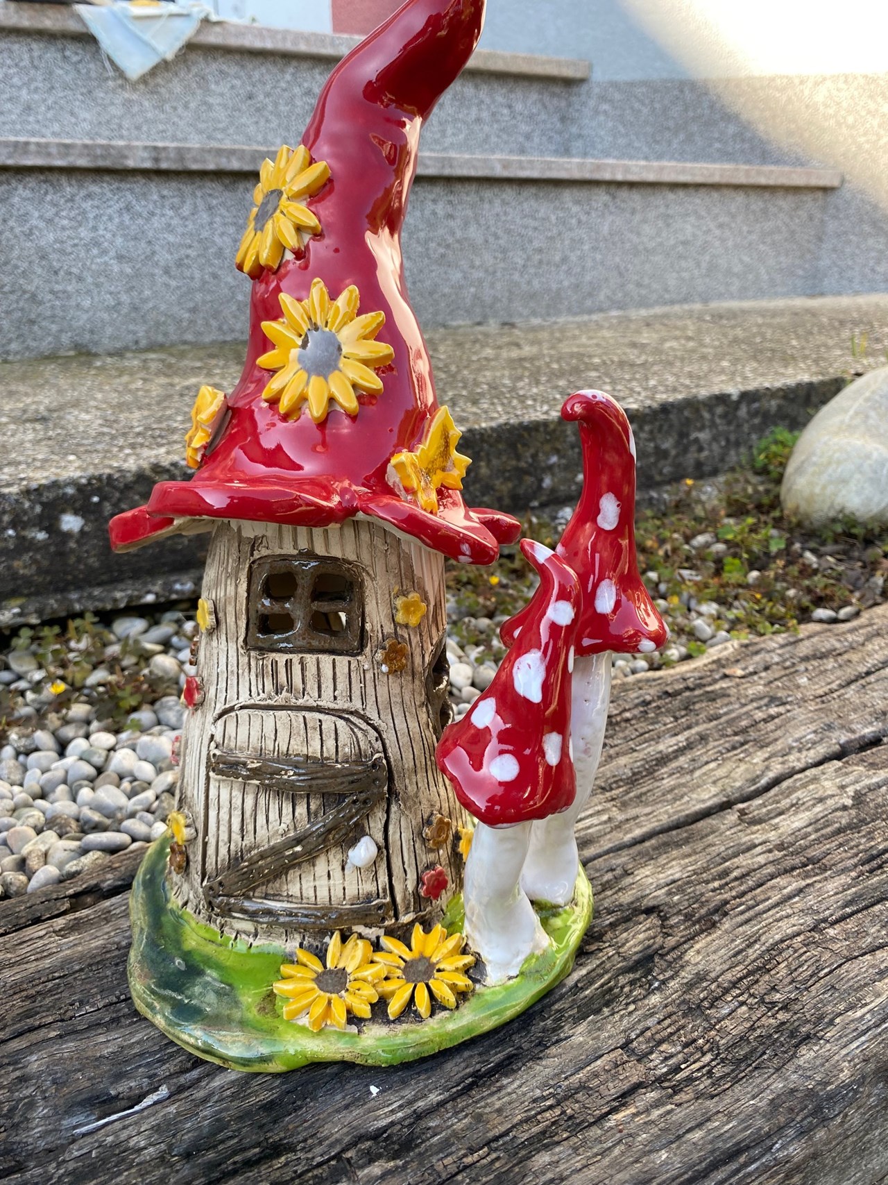 Christine Mitterer Mykeramics Produkt-Beispiele Wichtel-Lichthäuschen