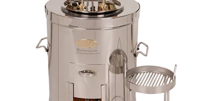 Händler - überwiegend regionale Produkte - Traunviertel - Deluxe-Modelle
Zubehör	
8 Spieße mit Holzgriff
1 Naanpolster
2 Naanhaken
1 BBQ-Einsatz
1 wetterfeste Schutzhülle (rund)
1 Portion Reparaturlehm - Tandoori World