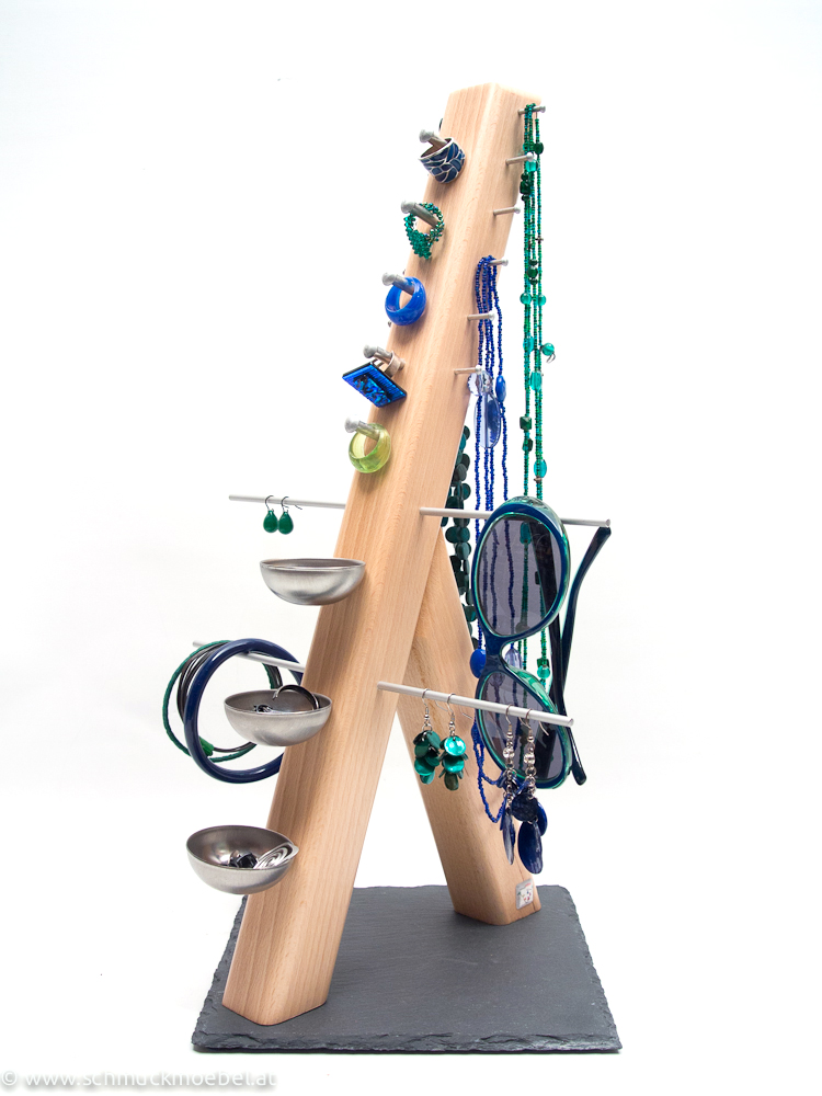 Unternehmen: Farben ins Leben - Schmuckmöbel