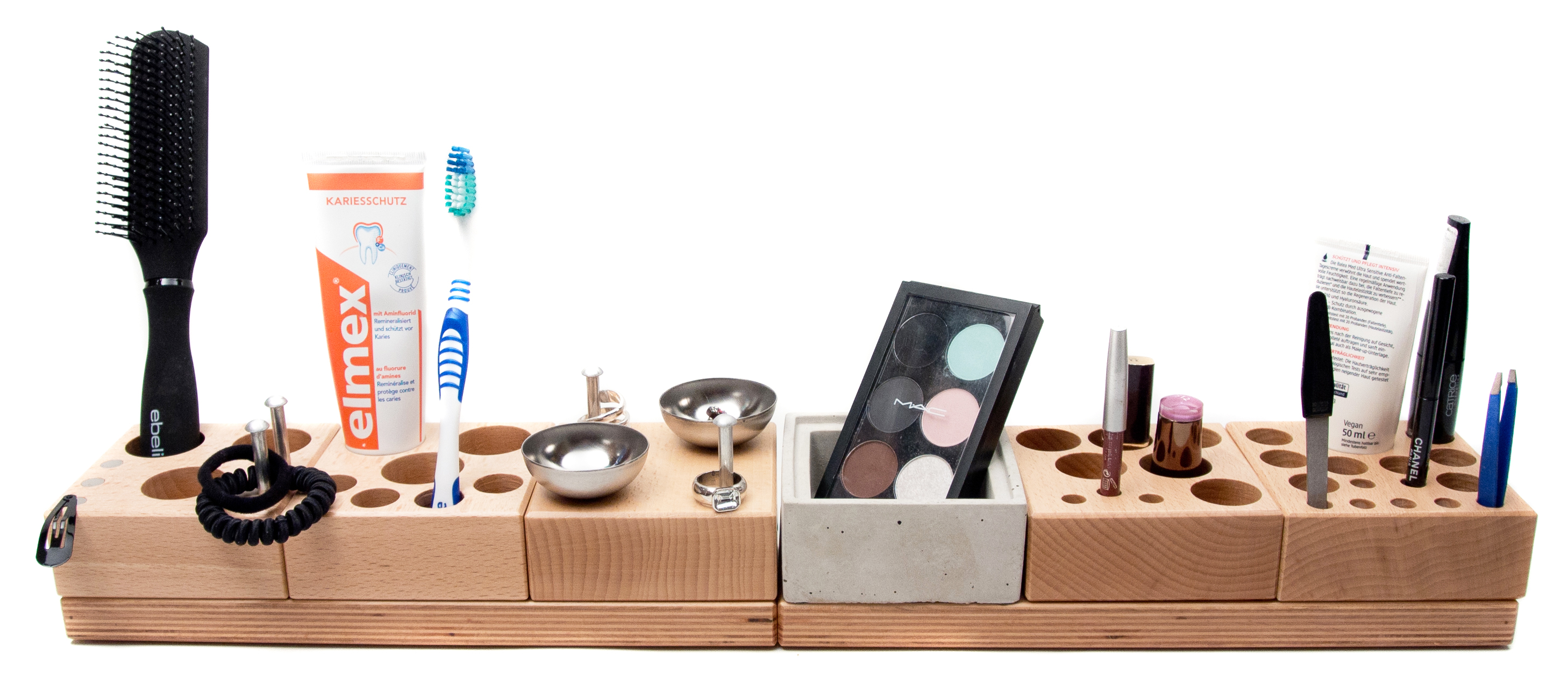 Unternehmen: Farben ins Leben - Schmuckmöbel