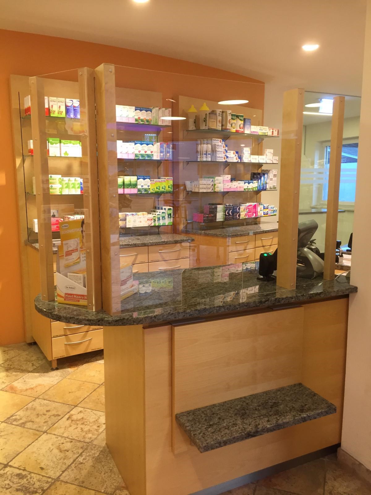 Einrichtungswerkstätte Gross GMBH & COKG Produkt-Beispiele Schutzabtrennungen