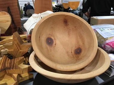 Unternehmen: Schale aus Zirbenholz - Einrichtungswerkstätte Gross GMBH & COKG