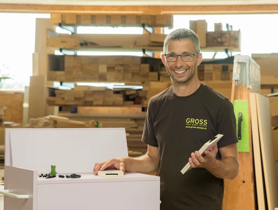 Unternehmen: Einrichtungswerkstätte Gross GMBH & COKG