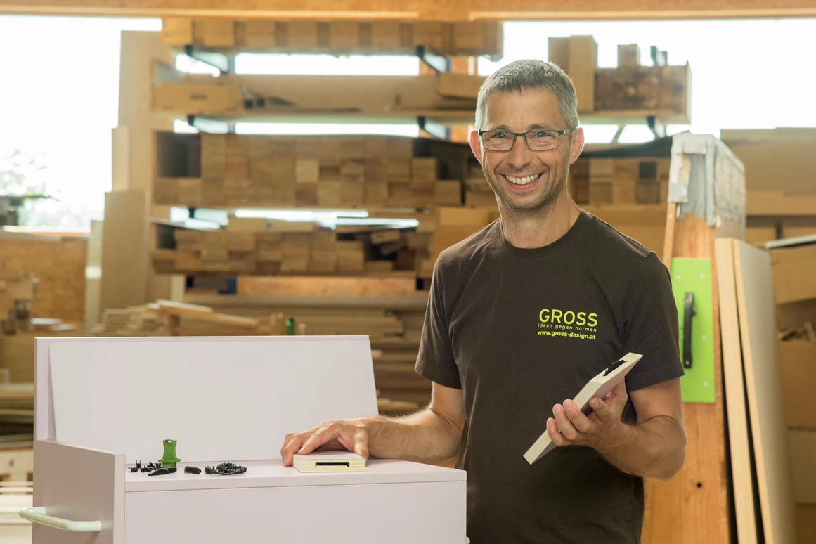 Unternehmen: Einrichtungswerkstätte Gross GMBH & COKG