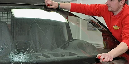 Händler - PLZ 5161 (Österreich) - Autoglas-Reparatur - JANIBA Karl GesmbH Karosserie- und Lackierfachbetrieb