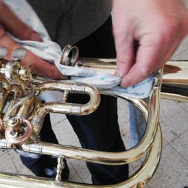 Unternehmen: Reparaturen an Blechblasinstrumenten - Musikhaus Joast