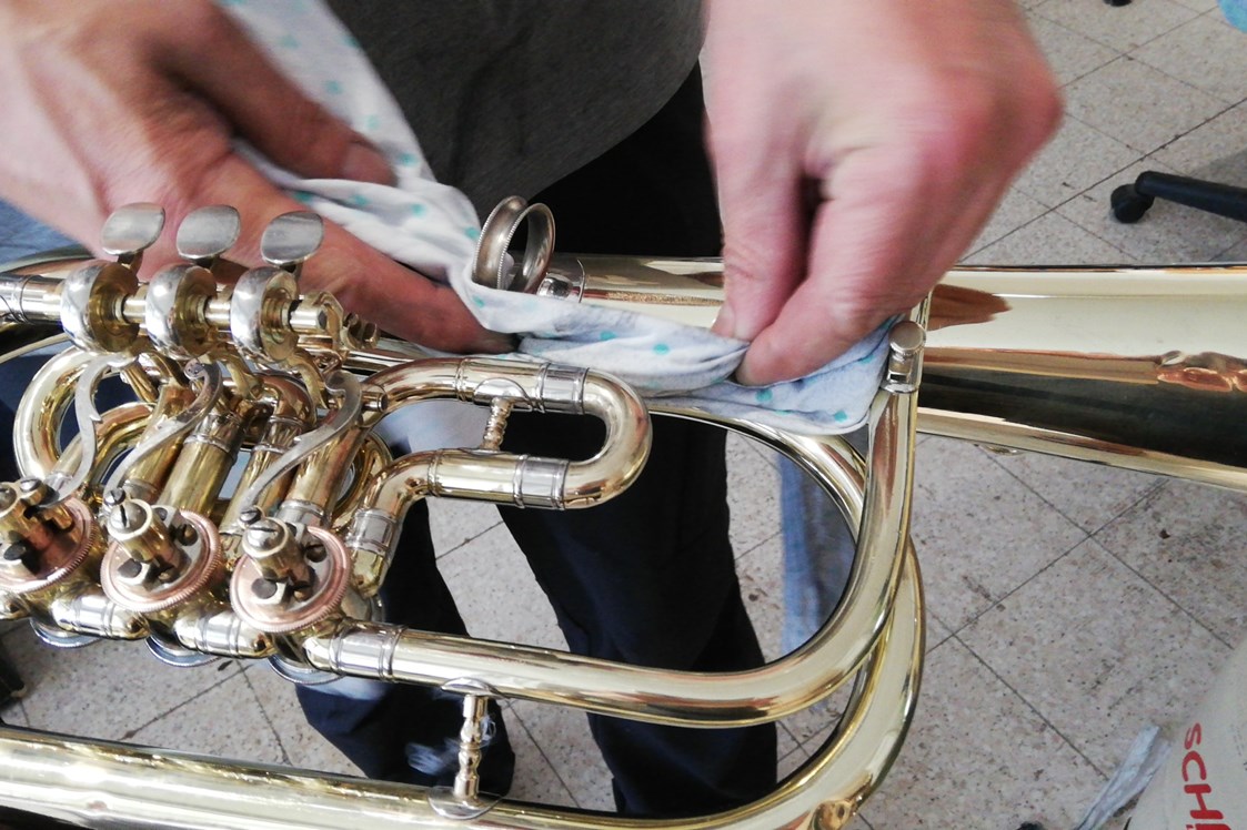 Unternehmen: Reparaturen an Blechblasinstrumenten - Musikhaus Joast