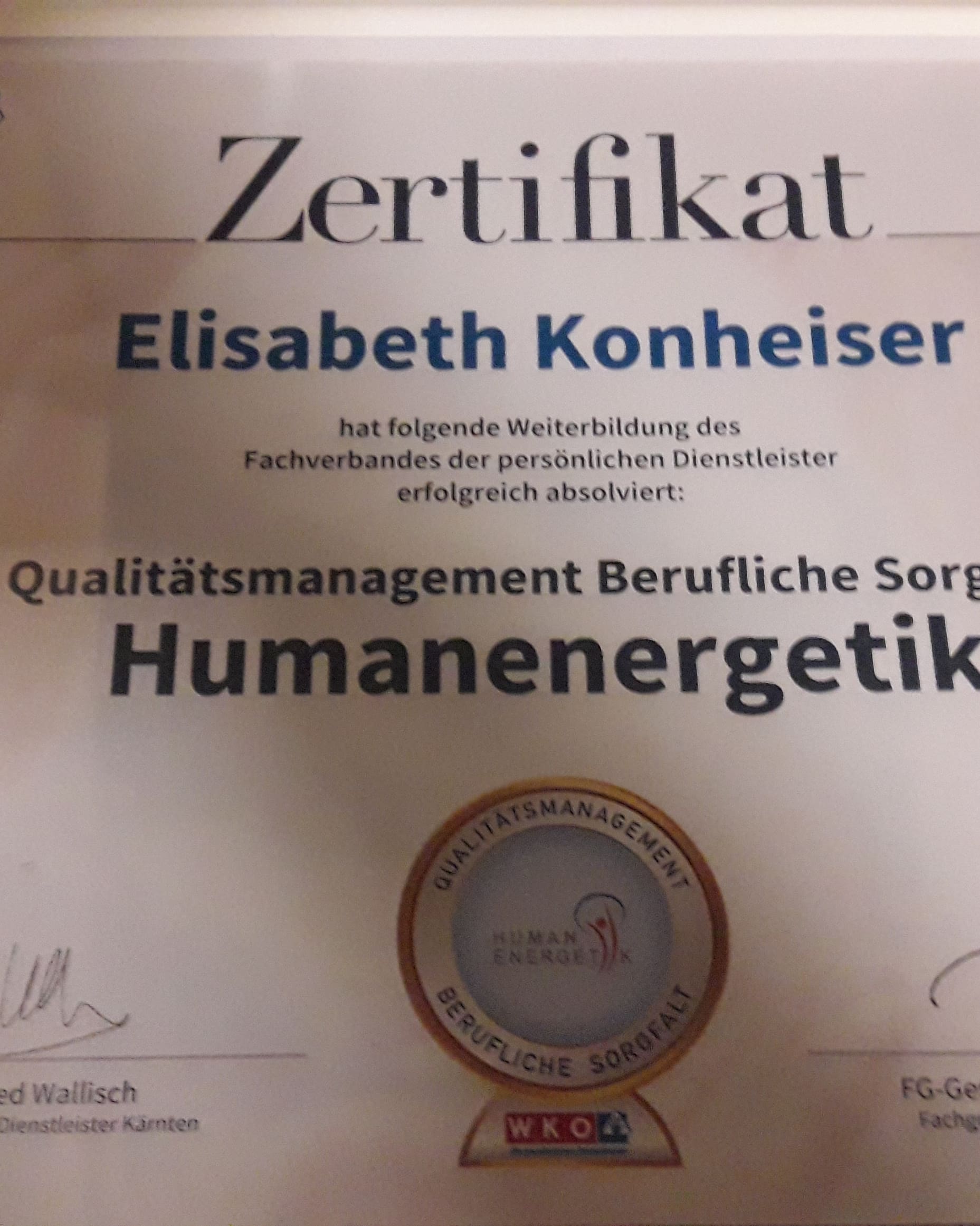 Händler - Himmelberg - Aromaanwendungen buchbar als Hausbesuch oder
imSonnenzentrum 9560 Feldkirchen - Elisabeth Treiber-Konheiser