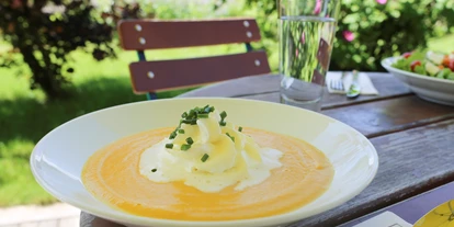 Händler - PLZ 5161 (Österreich) - Von Montag bis Freitag gibt es Mittagstisch in hauseigenen vegetarischen Bio-Bistro – auch zum Mitnehmen. - Ökohof Feldinger Stammhaus Wals