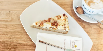 Händler - PLZ 5161 (Österreich) - Im Haus gebackene Vollwert-Kuchen und -Torten sind ein Stück vom Glück. - Ökohof Feldinger Stammhaus Wals