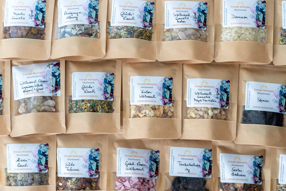Unternehmen: Verschiedene Räuchermischungen und Weihrauch im Aromasackerl - Energie-Werkstatt