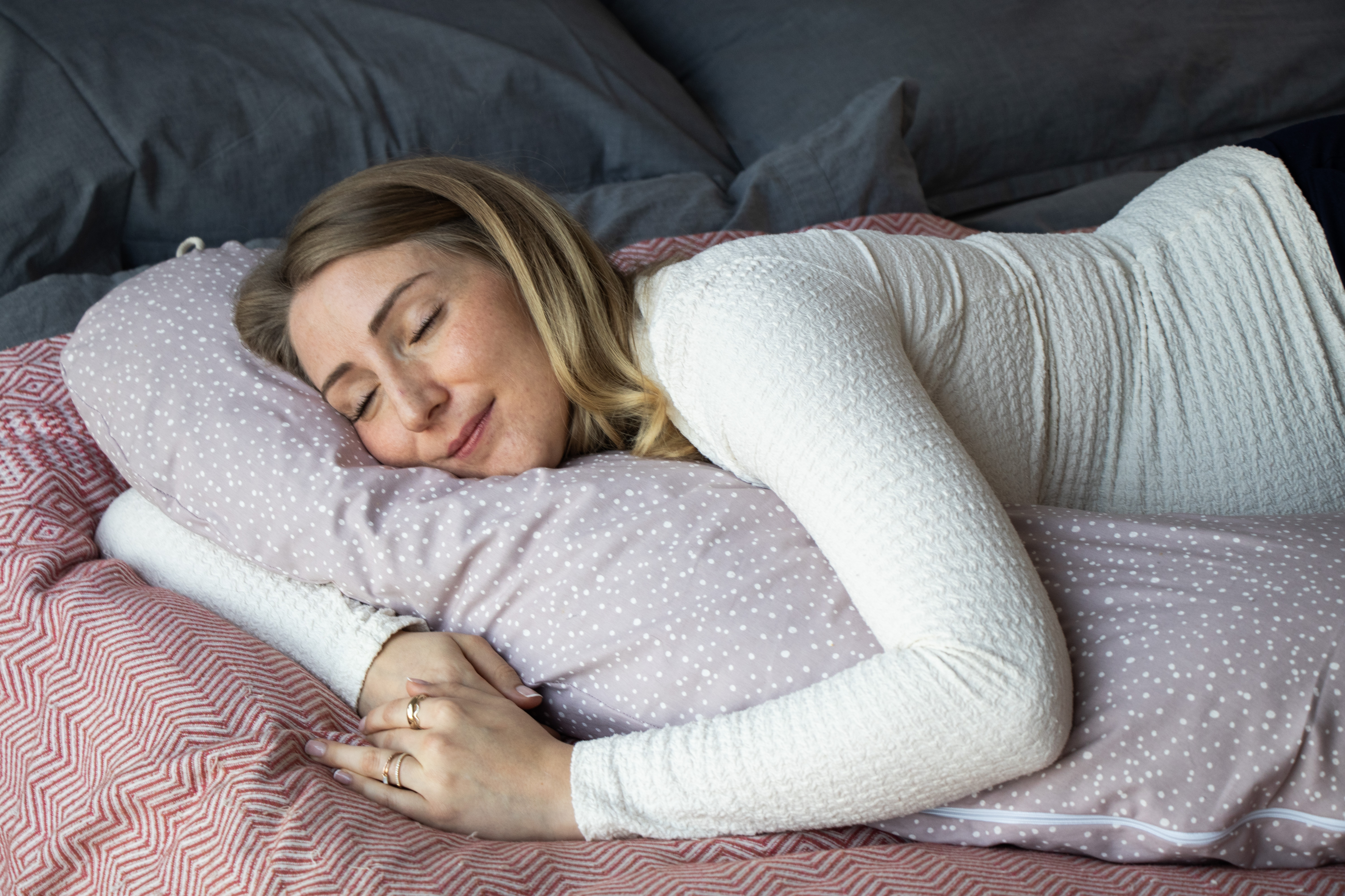 Händler - Wien-Stadt - Kreativkopf GmbH Stillkissen & Seitenschläferkissen - Zirbe & Wolle Füllung