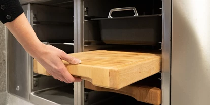 Händler - Utzenaich - Schneidbretter passen aufgrund der Größe in einen GN-Einschub der Gastronomie (GN 1/1) - gastro HACKBLOCK manufaktur