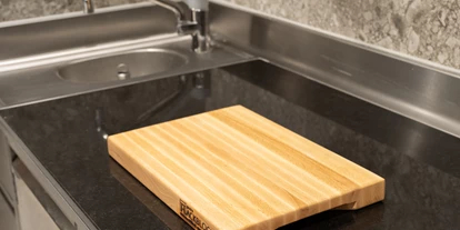 Händler - Utzenaich - unser "kleinstes" Familienmitglied - das Schneidbrett mit 400x280x30 mm - gastro HACKBLOCK manufaktur