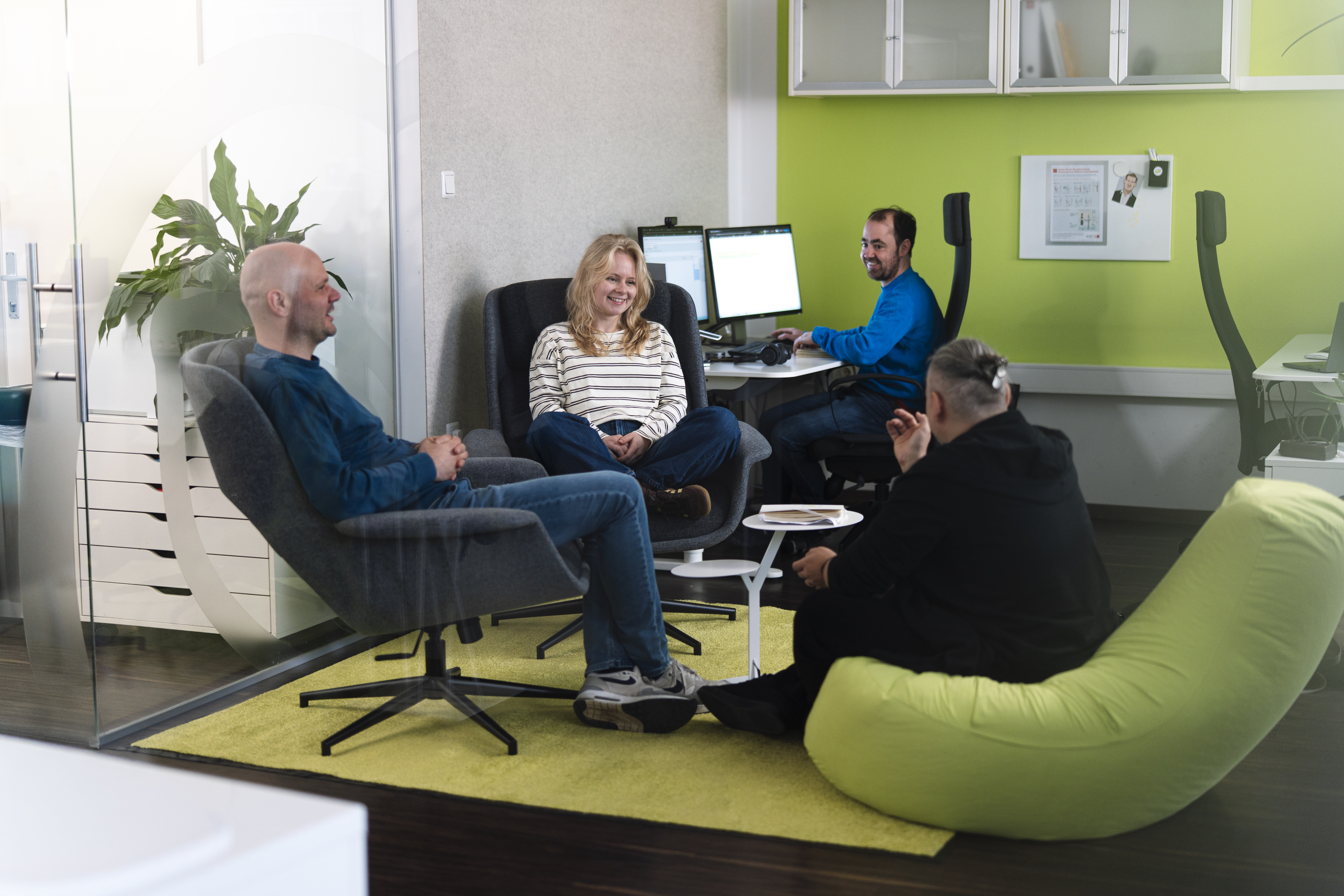 Betrieb: Besprechung in der Webagentur. - LimeSoda Interactive Marketing GmbH